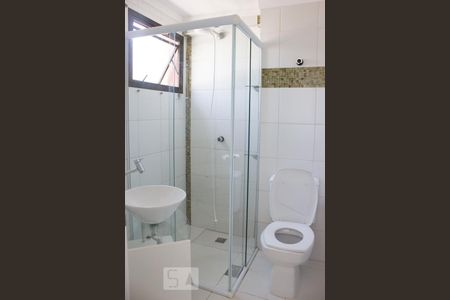 Banheiro da suíte de apartamento para alugar com 1 quarto, 48m² em Cambuí, Campinas