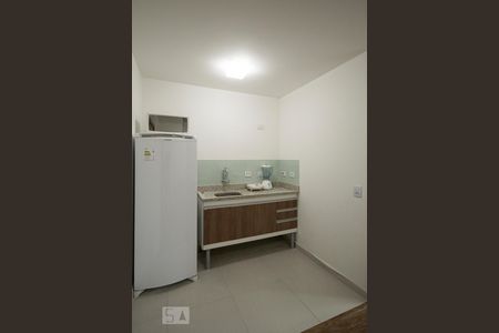 Cozinha de apartamento para alugar com 1 quarto, 27m² em Campo Belo, São Paulo