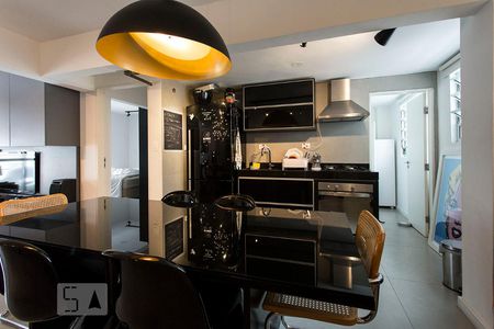 Cozinha de apartamento para alugar com 1 quarto, 75m² em Perdizes, São Paulo