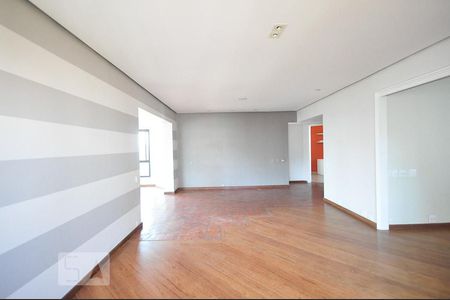 sala de apartamento para alugar com 4 quartos, 236m² em Vila Suzana, São Paulo