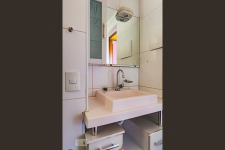 Banheiro de apartamento para alugar com 3 quartos, 66m² em Conjunto Residencial Parque Bandeirantes, Campinas