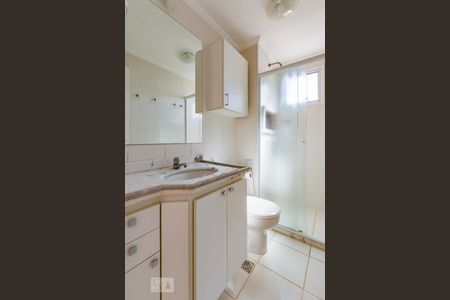 Banheiro de apartamento para alugar com 2 quartos, 70m² em Jardim Brasil, Campinas