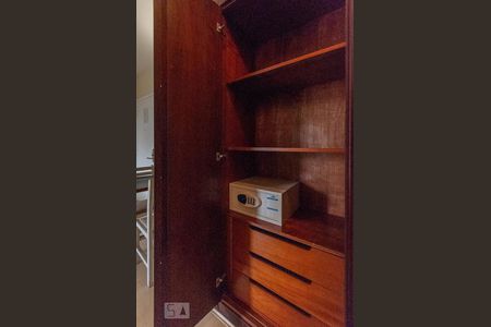 Armário Corredor de apartamento para alugar com 1 quarto, 50m² em Cambuí, Campinas