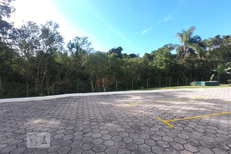 Área comum - estacionamento de apartamento para alugar com 2 quartos, 55m² em Canasvieiras, Florianópolis