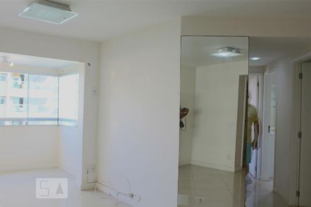 Sala de apartamento para alugar com 3 quartos, 74m² em Barra da Tijuca, Rio de Janeiro