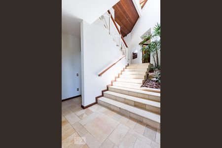 Andar Inferior - Escada de casa de condomínio para alugar com 4 quartos, 450m² em Residencial Parque Rio das Pedras, Campinas
