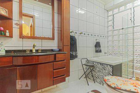 Banheiro de apartamento para alugar com 2 quartos, 58m² em Santo Amaro, São Paulo