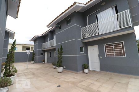 Fachada de casa à venda com 3 quartos, 110m² em Cidade Intercap, Taboão da Serra