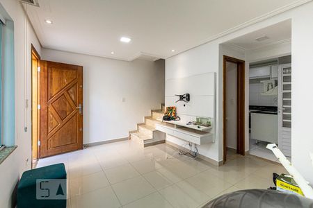 Sala de casa de condomínio para alugar com 2 quartos, 90m² em Jardim Rossin, São Paulo