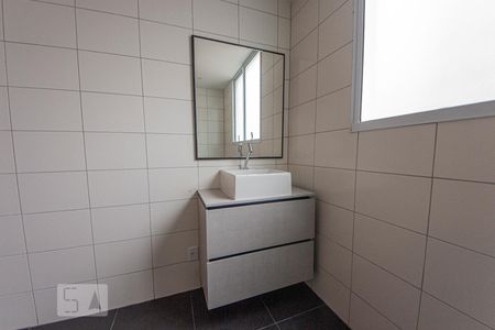 Banheiro de apartamento para alugar com 1 quarto, 52m² em Vila Rosa, Novo Hamburgo