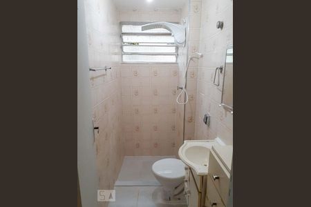 Banheiro de apartamento para alugar com 2 quartos, 48m² em Pinheiros, São Paulo