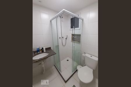 Banheiro quarto 2 suíte de apartamento para alugar com 2 quartos, 58m² em Jardim Flor da Montanha, Guarulhos