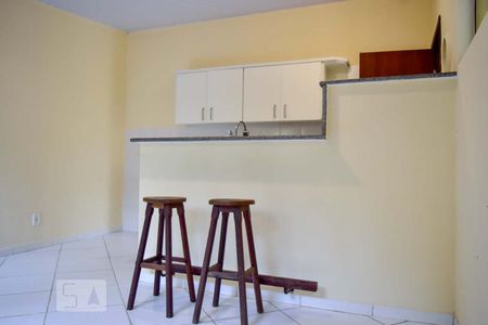 Sala - Cozinha de casa para alugar com 2 quartos, 110m² em Recreio dos Bandeirantes, Rio de Janeiro