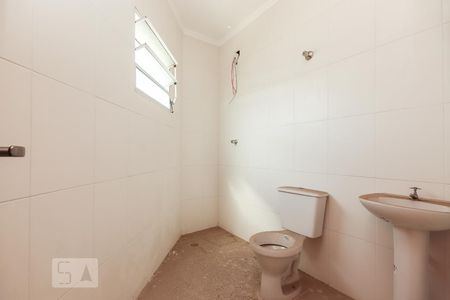 Banheiro  de casa de condomínio para alugar com 1 quarto, 53m² em Vila Ré, São Paulo