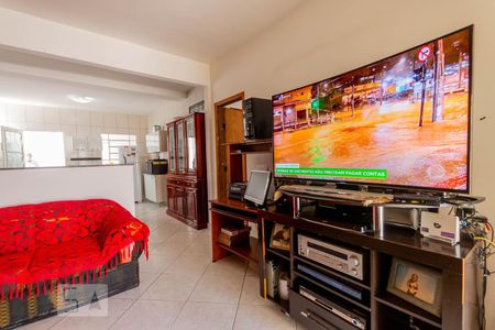 Sala de casa para alugar com 4 quartos, 155m² em Jaqueline, Belo Horizonte