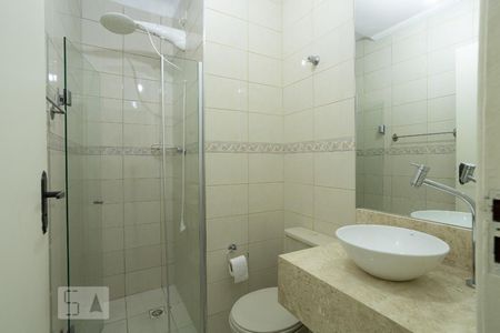 banheiro de casa de condomínio para alugar com 2 quartos, 78m² em Vila Granada, São Paulo