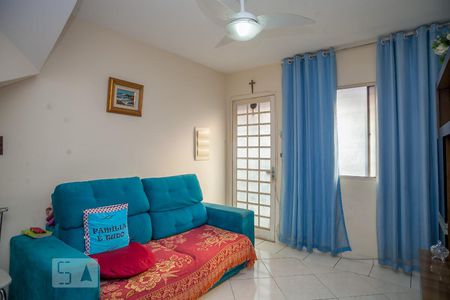 Sala de casa de condomínio para alugar com 2 quartos, 62m² em Taquara, Rio de Janeiro