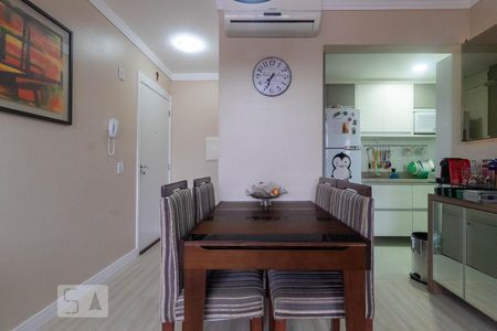 Sala de Estar de apartamento para alugar com 2 quartos, 58m² em Vila Nova, Porto Alegre