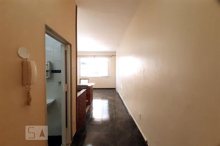 Hall de Entrada de kitnet/studio para alugar com 1 quarto, 25m² em Piedade, Rio de Janeiro