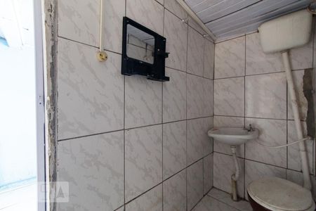 Banheiro de kitnet/studio para alugar com 1 quarto, 40m² em Vila Carmem, São Paulo