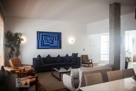 Sala de casa para alugar com 3 quartos, 350m² em Pacaembu, São Paulo