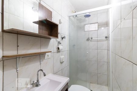 Banheiro de apartamento para alugar com 1 quarto, 28m² em Liberdade, São Paulo