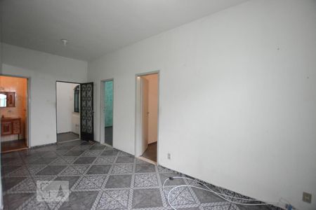 Sala de casa para alugar com 3 quartos, 110m² em Parada de Lucas, Rio de Janeiro