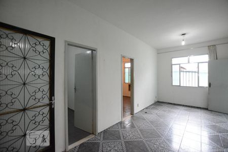 Sala de casa para alugar com 3 quartos, 110m² em Parada de Lucas, Rio de Janeiro