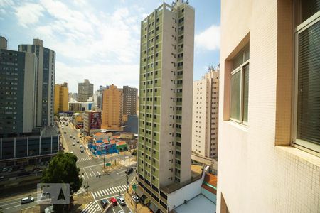 Vista da Salas de apartamento para alugar com 2 quartos, 70m² em Vila Itapura, Campinas