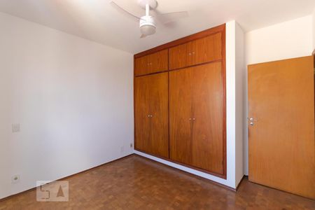 Quarto 01 de apartamento para alugar com 2 quartos, 70m² em Vila Itapura, Campinas