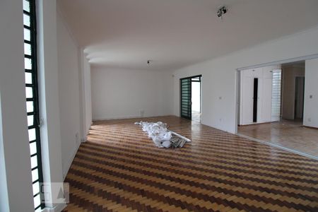 Sala de casa para alugar com 4 quartos, 280m² em Nova Campinas, Campinas