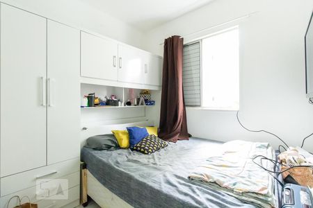 Quarto 1 de apartamento para alugar com 2 quartos, 70m² em Vila Carmosina, São Paulo