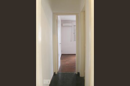 Corredor de apartamento para alugar com 1 quarto, 50m² em Cambuí, Campinas