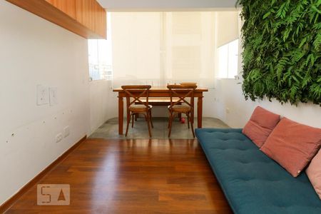 Sala de apartamento para alugar com 2 quartos, 70m² em Vila Madalena, São Paulo