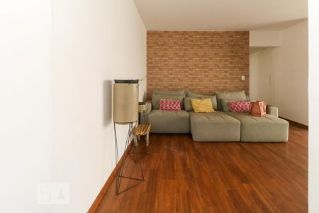 Entrada de apartamento para alugar com 2 quartos, 70m² em Vila Madalena, São Paulo