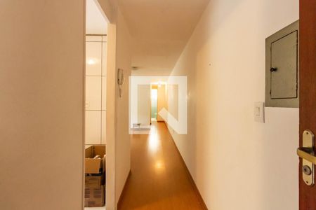 Corredor de apartamento para alugar com 3 quartos, 78m² em Cidade Antônio Estêvão de Carvalho, São Paulo