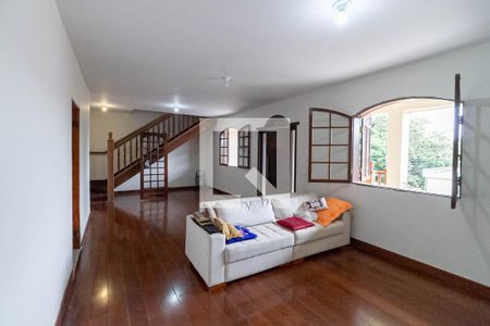 Sala 1 de casa para alugar com 5 quartos, 400m² em Etelvina Carneiro, Belo Horizonte