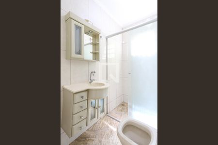 Banheiro de casa de condomínio para alugar com 1 quarto, 80m² em Vila Isolina Mazzei, São Paulo