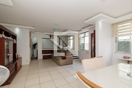 Sala de casa à venda com 4 quartos, 210m² em Vila Isabel, Rio de Janeiro