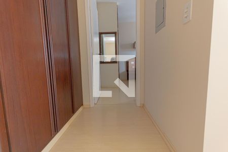 Corredor de apartamento para alugar com 1 quarto, 50m² em Cambuí, Campinas