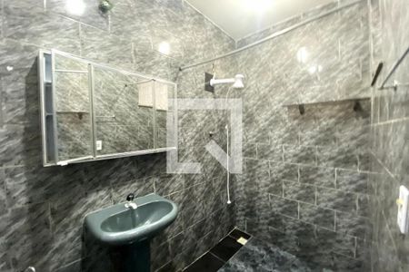 Banheiro de casa para alugar com 1 quarto, 60m² em Centro, Duque de Caxias