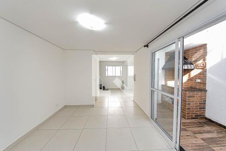Sala de casa de condomínio para alugar com 2 quartos, 82m² em Vila Santa Clara, São Paulo