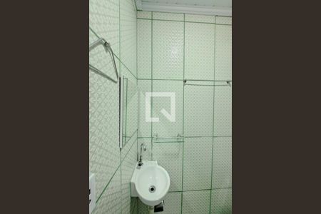Banheiro Social de kitnet/studio para alugar com 1 quarto, 30m² em Piedade, Rio de Janeiro