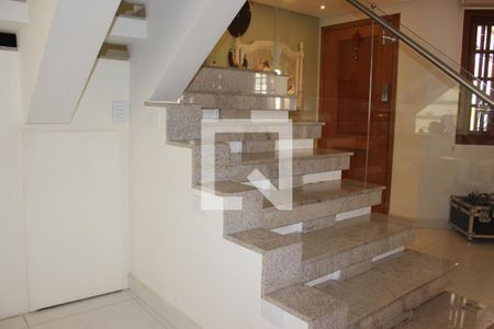 Sala Escada de casa de condomínio para alugar com 5 quartos, 290m² em Brooklin Paulista, São Paulo