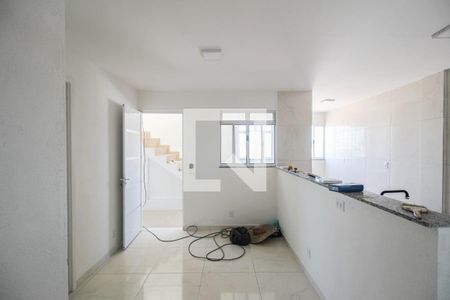 Sala de apartamento para alugar com 2 quartos, 36m² em Andrade Araujo, Belford Roxo