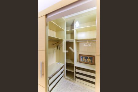 Closet da suíte de casa para alugar com 3 quartos, 160m² em Vila Andrade, São Paulo