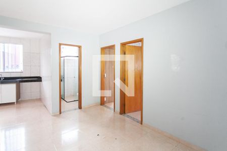 Sala 1 de casa para alugar com 2 quartos, 120m² em São João Batista, Belo Horizonte