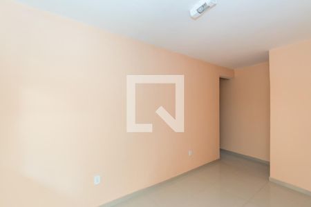Sala de casa para alugar com 1 quarto, 40m² em Brás de Pina, Rio de Janeiro