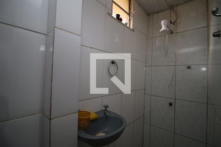 Banheiro de casa para alugar com 1 quarto, 30m² em Brás de Pina, Rio de Janeiro