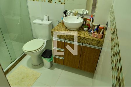 Banheiro da Suíte 1 de casa de condomínio à venda com 3 quartos, 21m² em Tanque, Rio de Janeiro